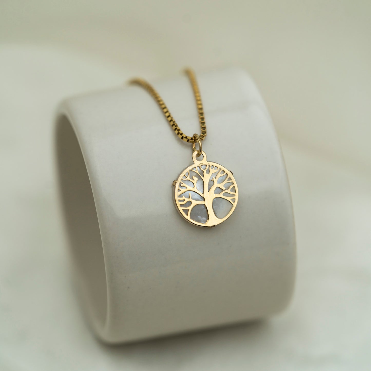 ANHENG I GULL MED PERLEMOR LIVETS TRE - PAN