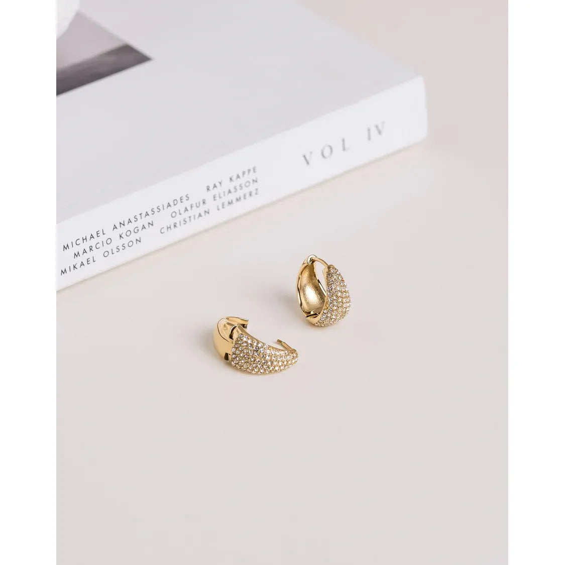 MOCKBERG TREASURE HOOPS MEDIUM