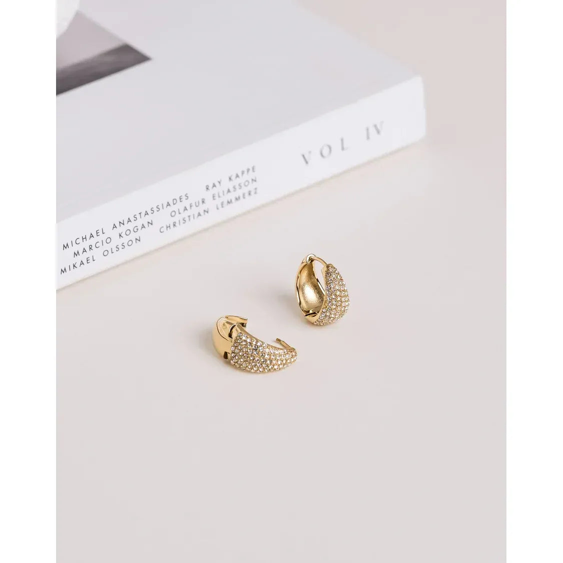 MOCKBERG TREASURE HOOPS MEDIUM