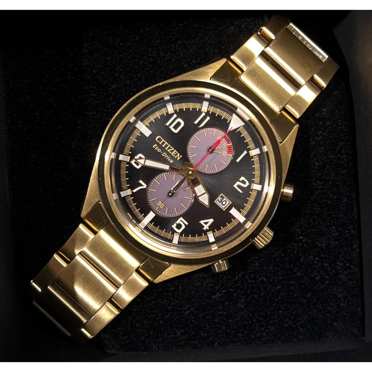 Citizen Eco Drive gullfarget med sort skive