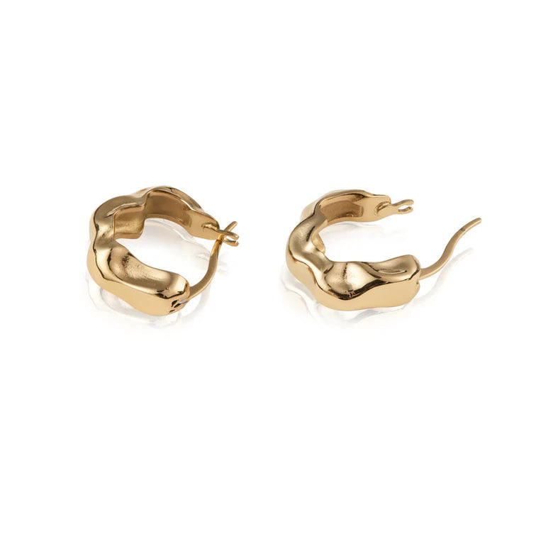 MOCKBERG WAVY BOLDED SMALL GOLD EARRINGS