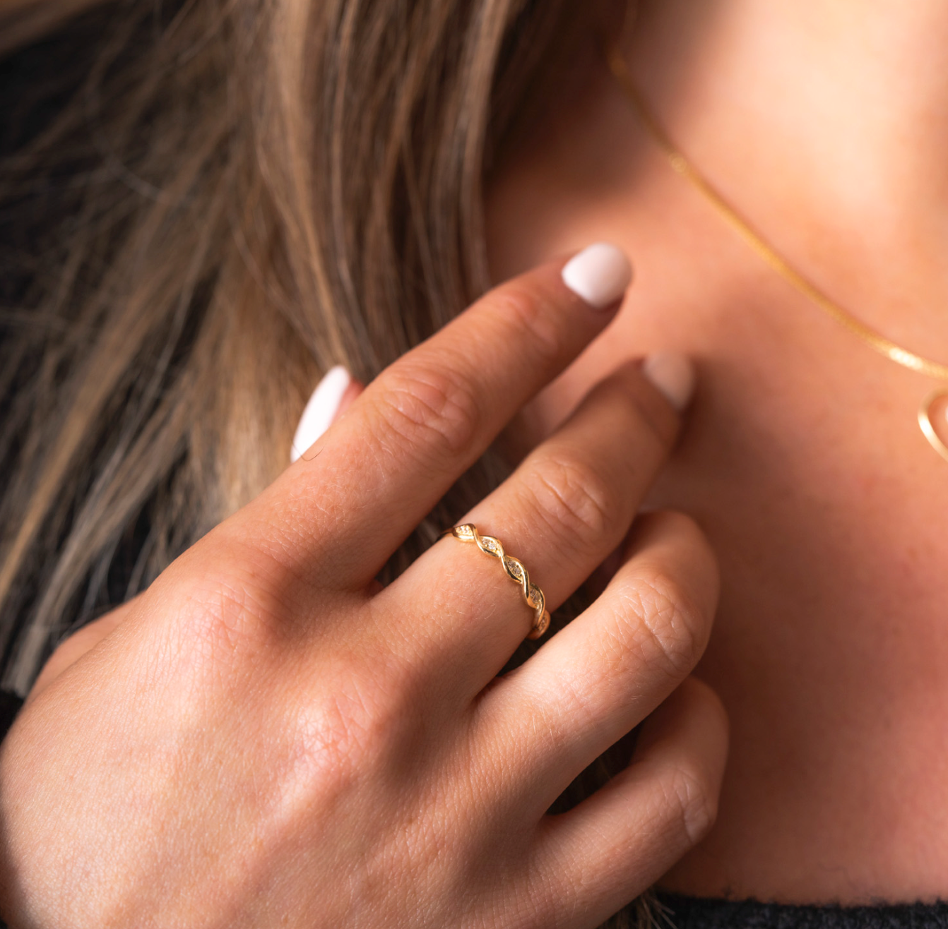 RING I GULL MED CUBIC ZIRKONIA