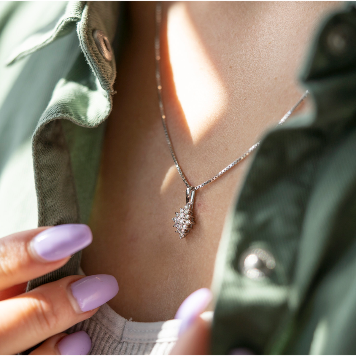 ANHENG I GULL MED DIAMANTER 0,33 CT