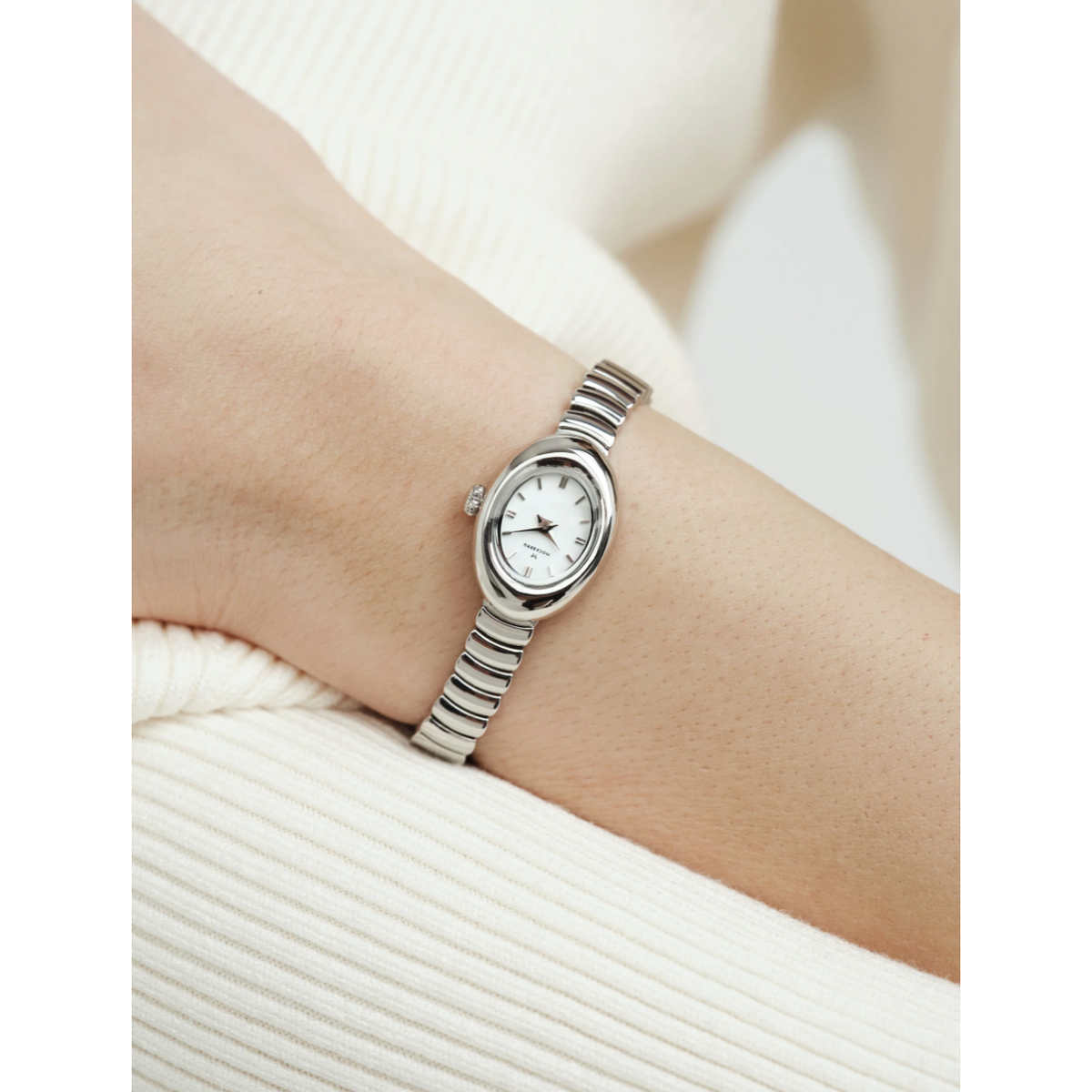 Mockberg Belle Oval Petite Silver