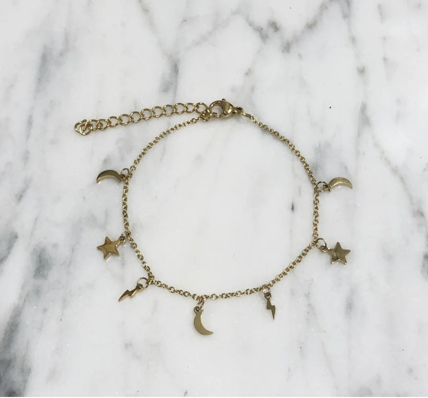 CHARM BRACELET I FORGYLT STÅL