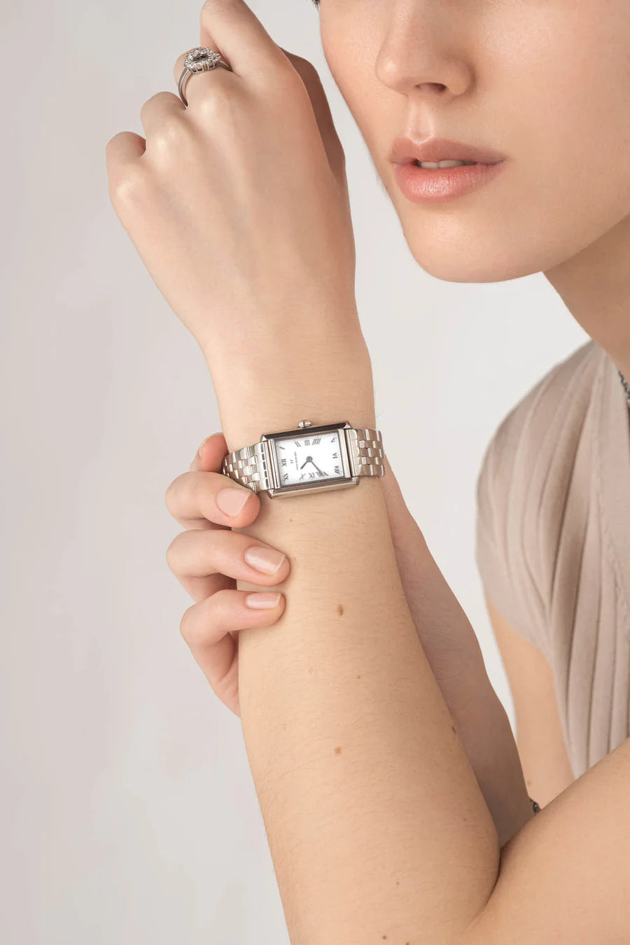 MOCKBERG TIMELESS GRAND SILVER/HVIT 23X31 MM