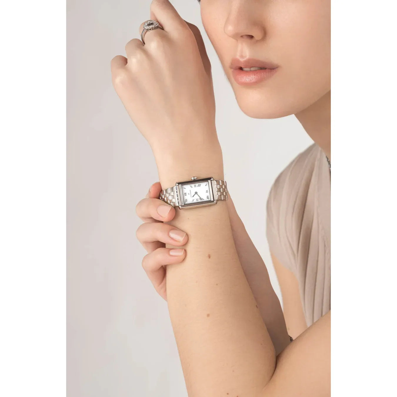 MOCKBERG TIMELESS GRAND SILVER/HVIT 23X31 MM
