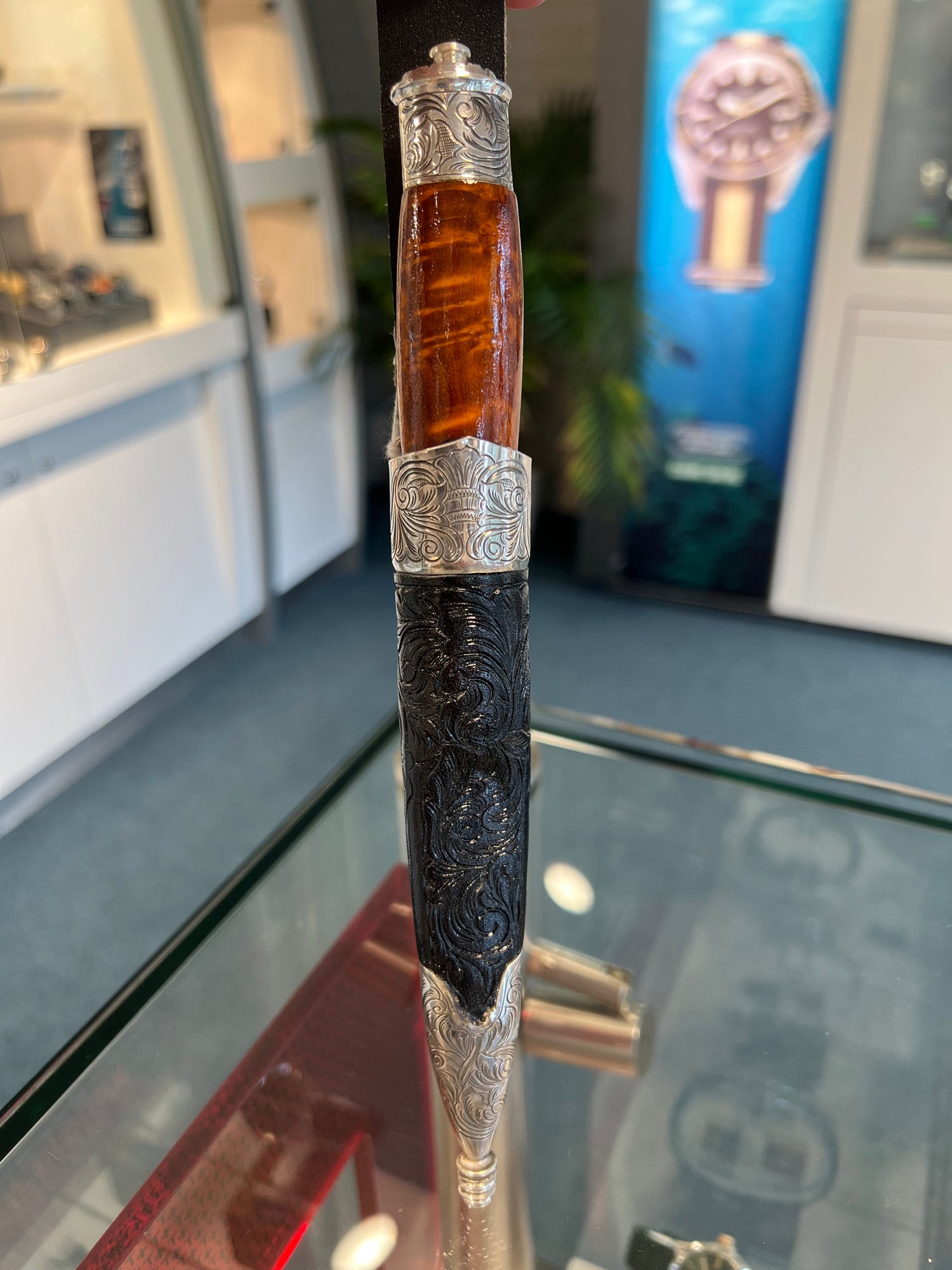 Håndlagde bunadskniver