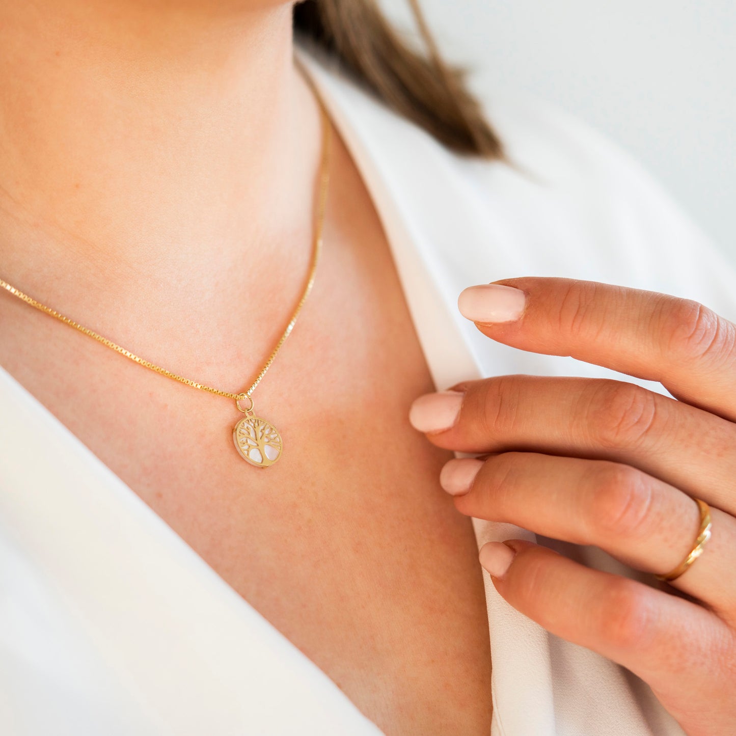 ANHENG I GULL MED PERLEMOR LIVETS TRE - PAN