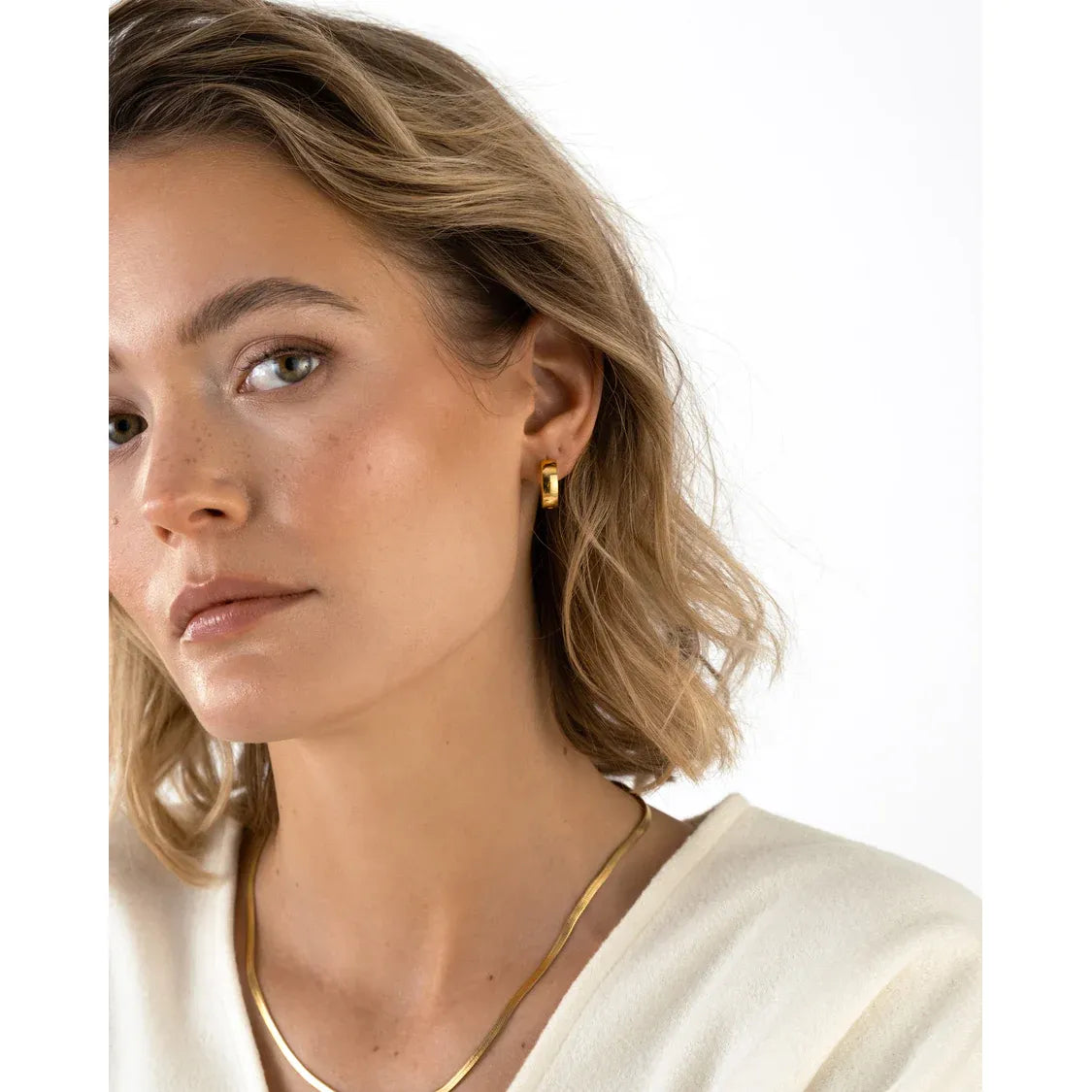 MOCKBERG CHUNKY GOLD HOOPS MEDIUM