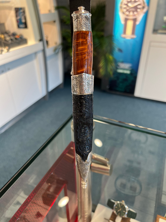 HÅNDLAGET SLIREKNIV SORT