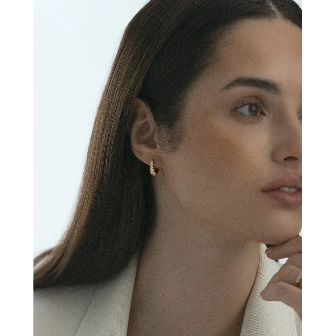 MOCKBERG PAVÈ PRECIOUS SMALL GULLFARGET HOOPS