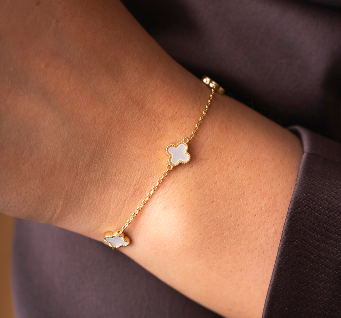 KLØVERARMBÅND I GULLFORGYLT SØLV