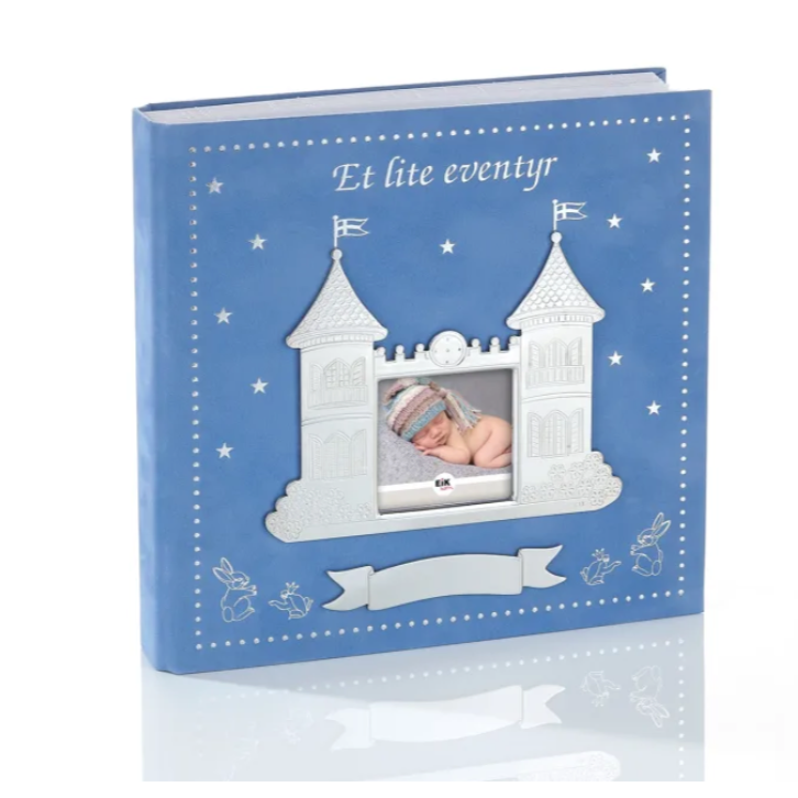 ET LITE EVENTYR - MINNEBOK LYS BLÅ