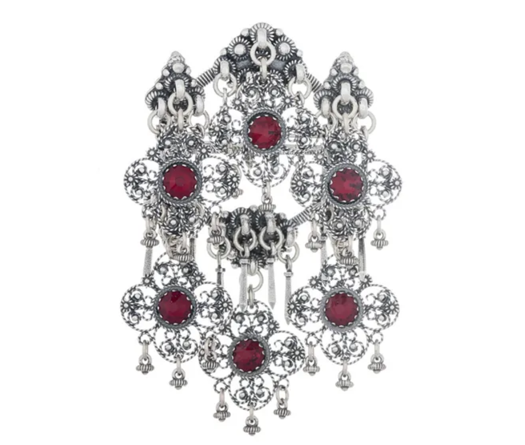 Bøheradsring med røde steiner