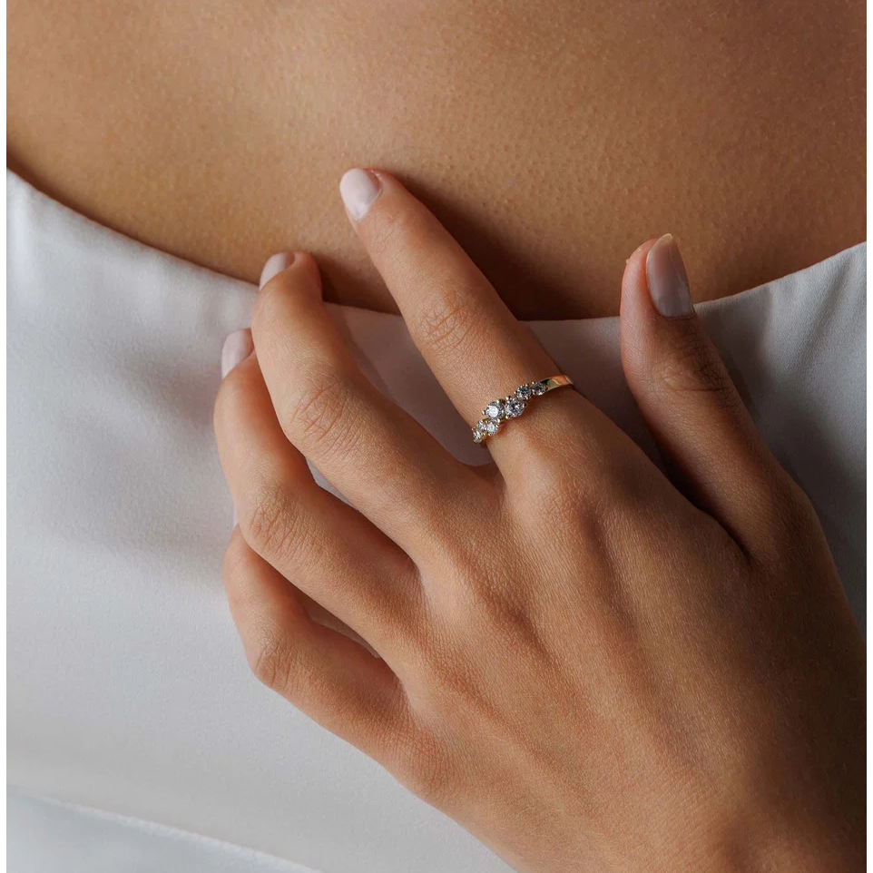 RING I GULL MED DIAMANTER 0,55 CT WSI