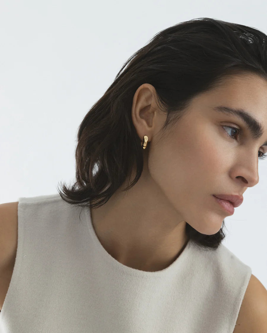 MOCKBERG WAVY BOLDED SMALL GOLD EARRINGS