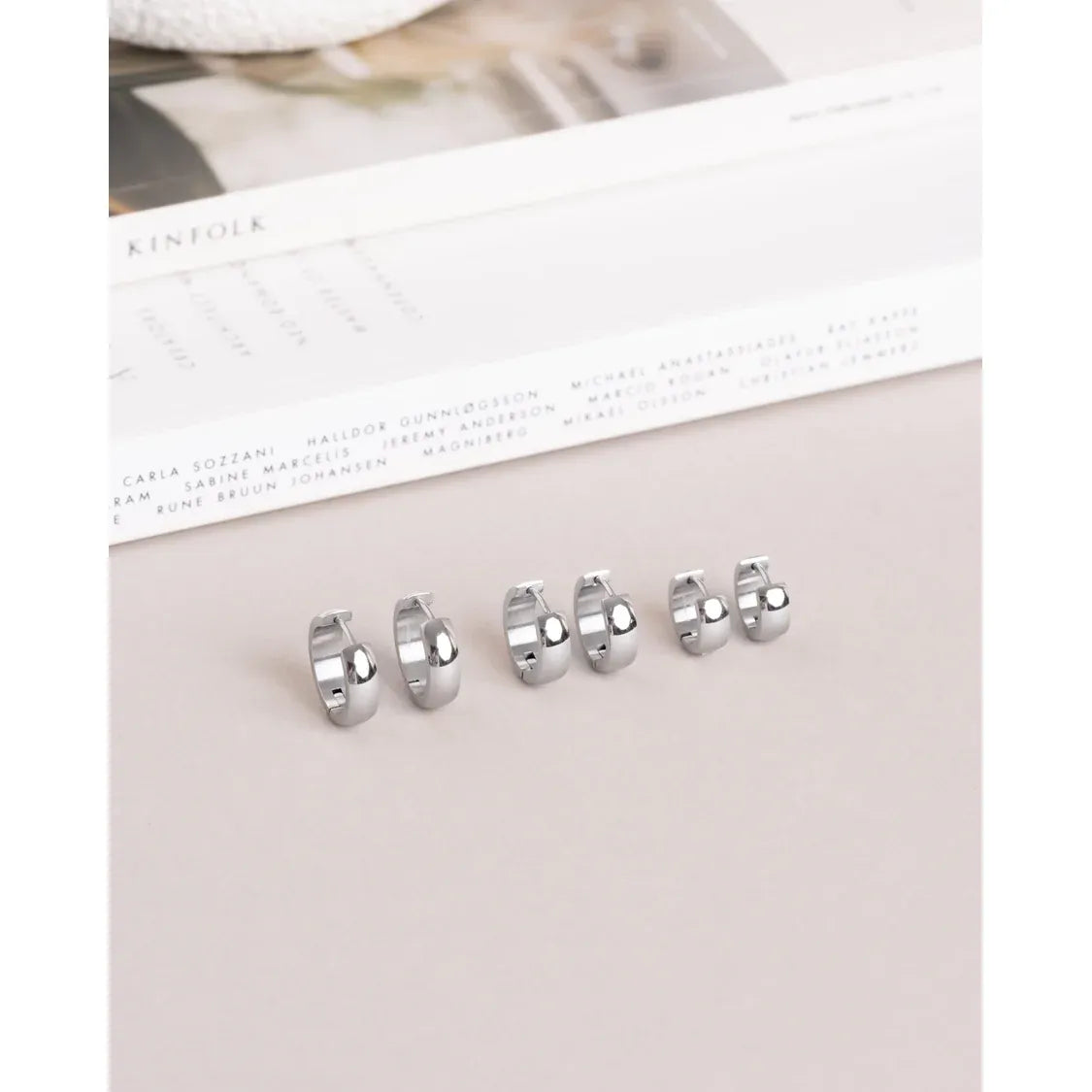 MOCKBERG CHUNKY SILVER HOOPS MEDIUM