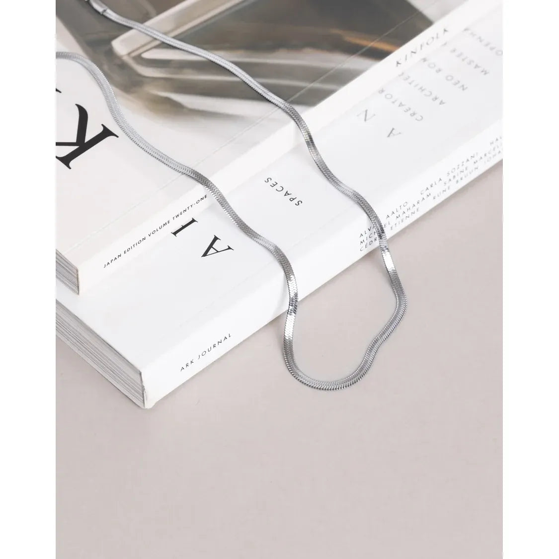 MOCKBERG THIN SNAKE NECKLACE SILVER